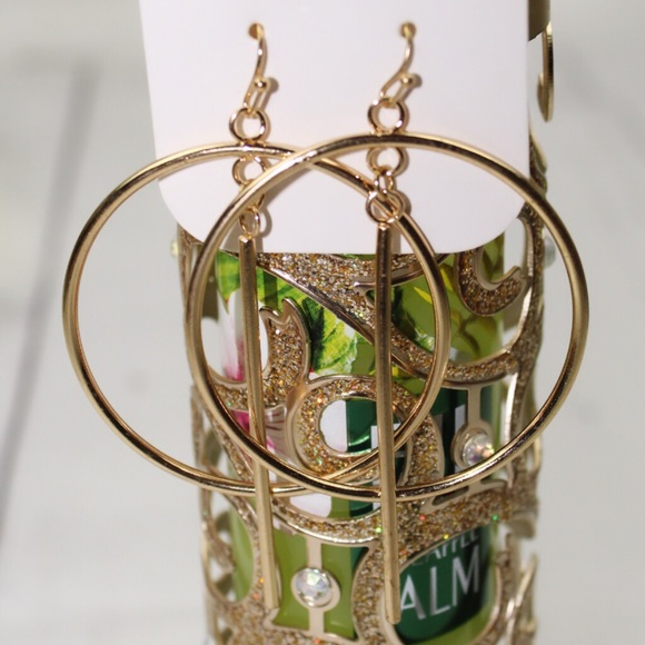 Statments by Dock Jewelry - 🌈4/$15 Gold Hoop earrings.